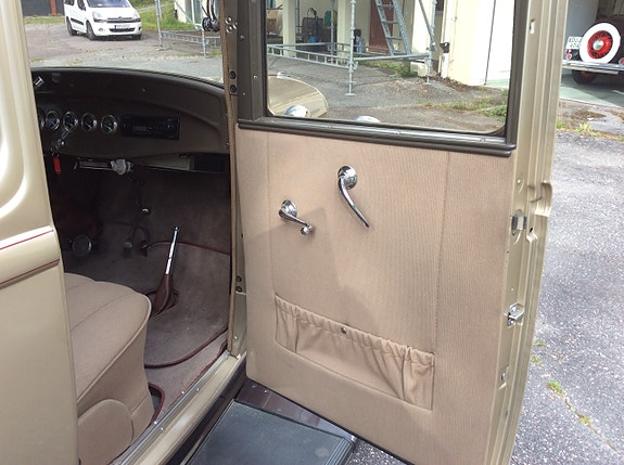 Ford B 8 of 11