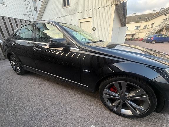 Mercedes-Benz C180 2 of 5