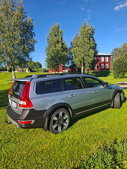 Volvo XC70 3 of 5