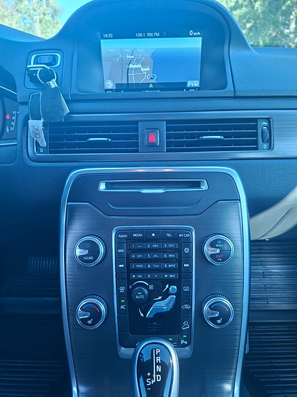 Volvo XC70 8 of 12