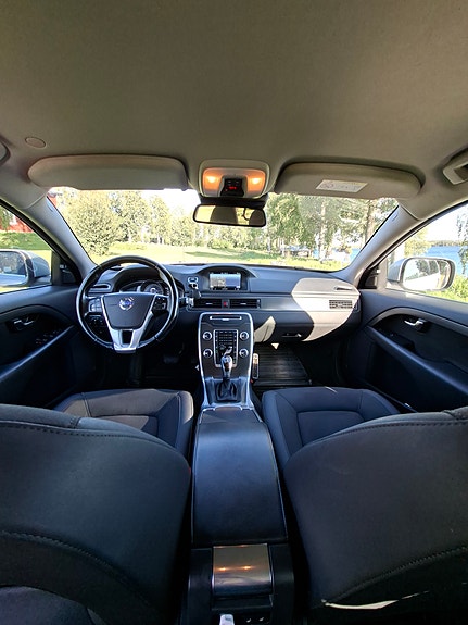 Volvo XC70 7 of 12