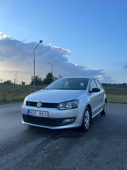 Volkswagen Polo 2 of 5