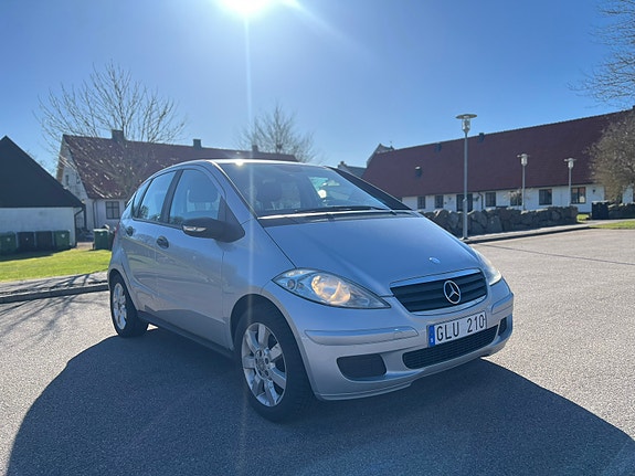 Mercedes-Benz A170 2 of 5