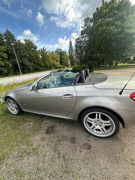 Mercedes-Benz SLK200 3 of 4
