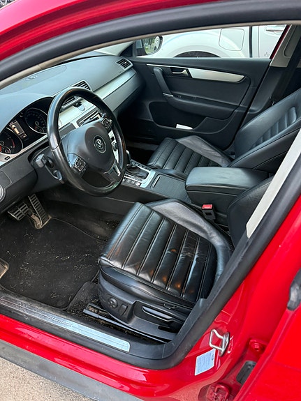 Volkswagen Passat Alltrack 6 of 10