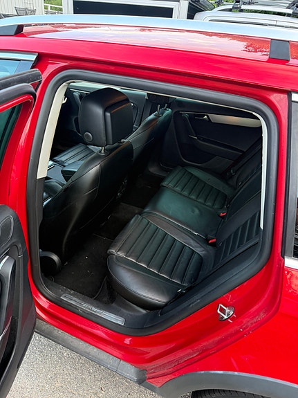 Volkswagen Passat Alltrack 7 of 10