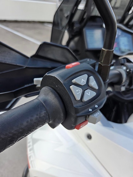 KTM 1290 Super Adventure 9 of 12