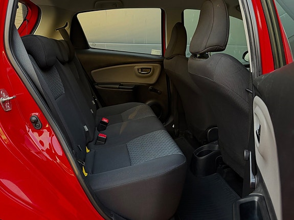 Toyota Yaris 11 of 20