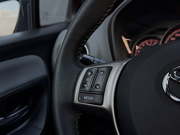 Toyota Yaris 18 of 20