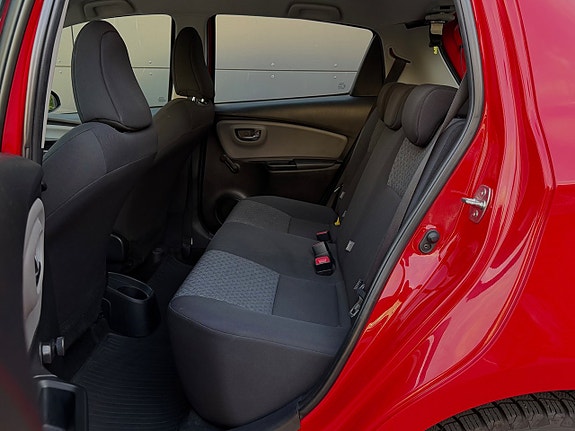 Toyota Yaris 10 of 20