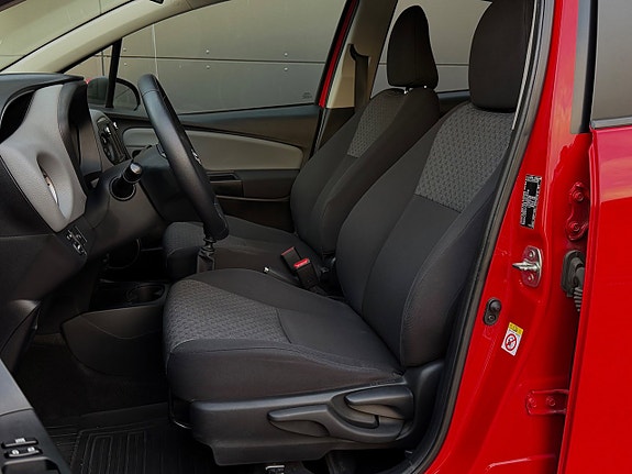 Toyota Yaris 8 of 20