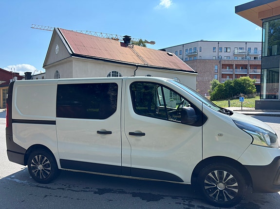 Renault Trafic 3 of 6