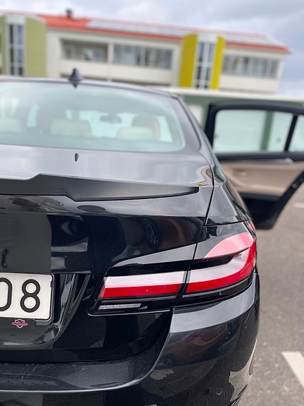 BMW 523i 7 of 17