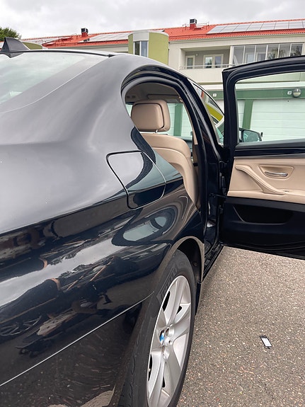 BMW 523i 5 of 17