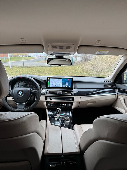 BMW 523i 4 of 5