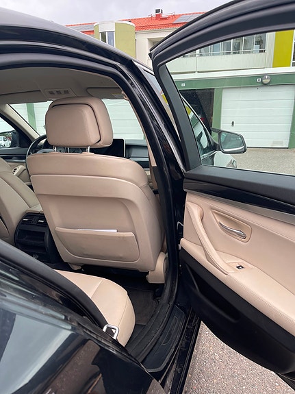 BMW 523i 9 of 17