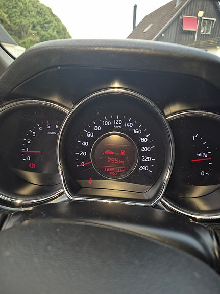 Kia Ceed 2 of 5