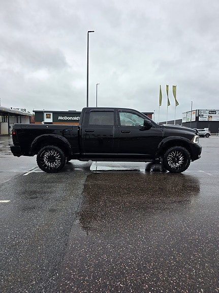 Dodge RAM 1500 3 of 5
