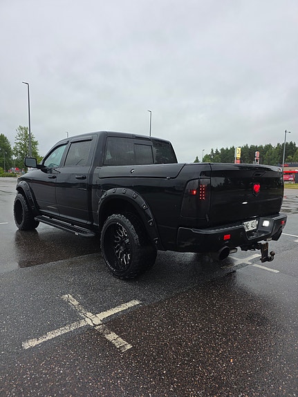 Dodge RAM 1500 8 of 23