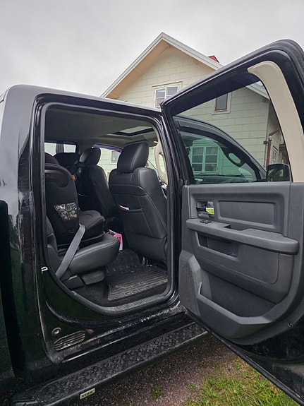 Dodge RAM 1500 18 of 23