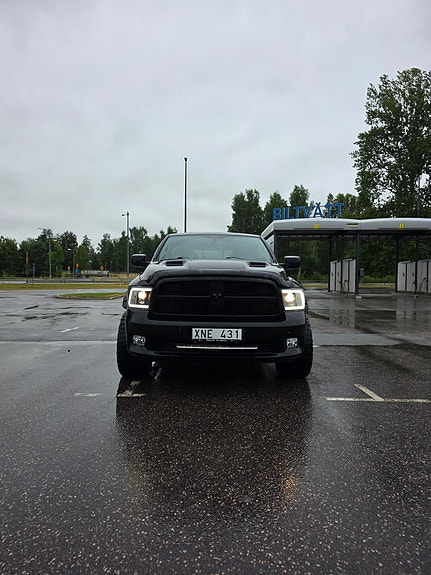 Dodge RAM 1500 4 of 5