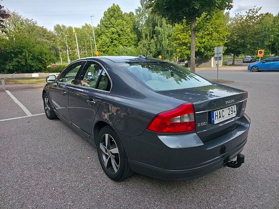 Volvo S80 3 of 5