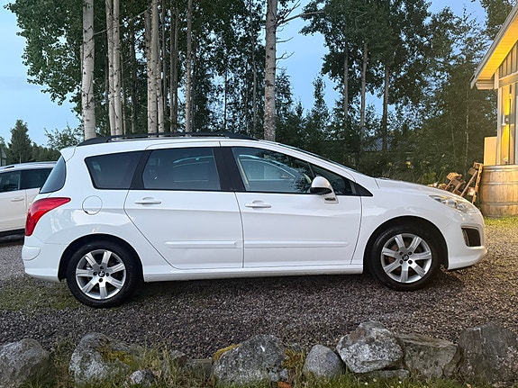 Peugeot 308 SW 6 of 16