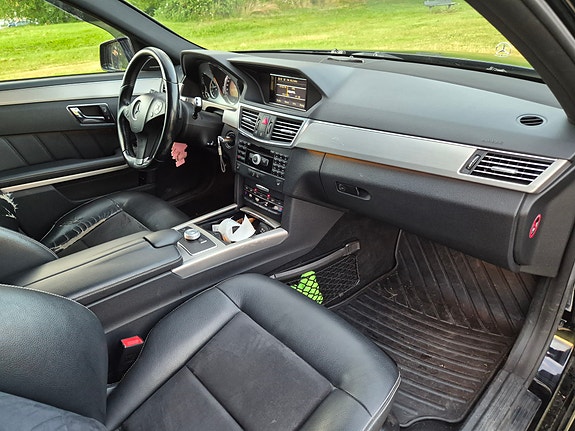Mercedes-Benz E350 4 of 7