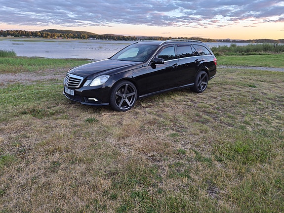 Mercedes-Benz E350 2 of 7