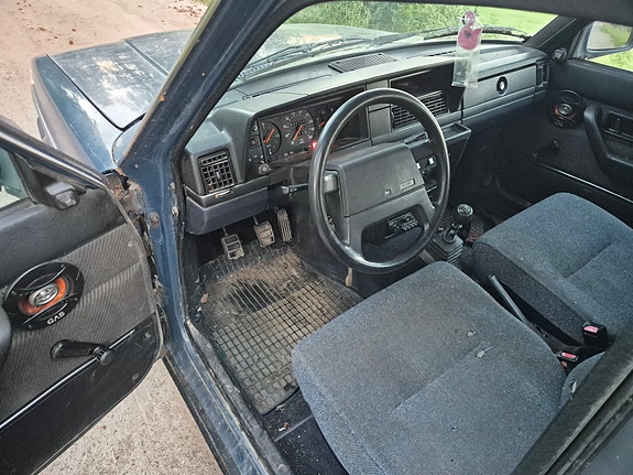 Volvo 245 3 of 4