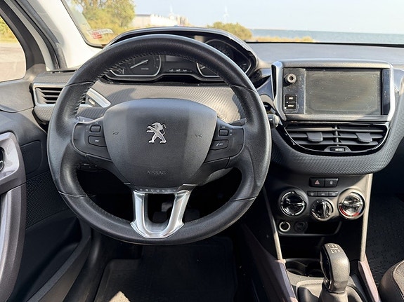 Peugeot 2008 6 of 13