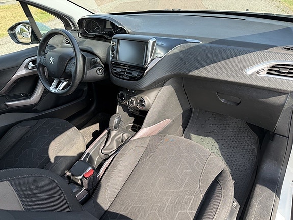 Peugeot 2008 9 of 13