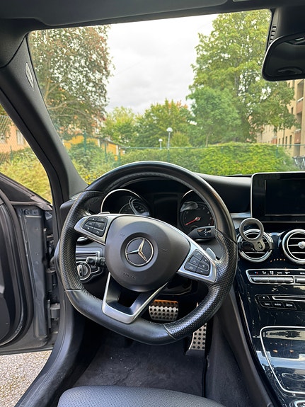 Mercedes-Benz C200 6 of 7