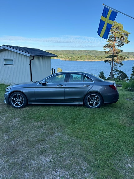 Mercedes-Benz C200 2 of 7