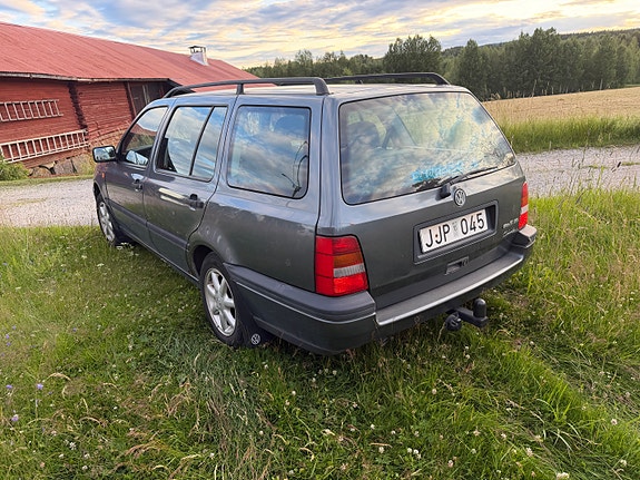 Volkswagen Golf III 4 of 5