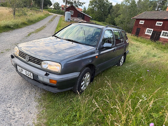 Volkswagen Golf III 2 of 5