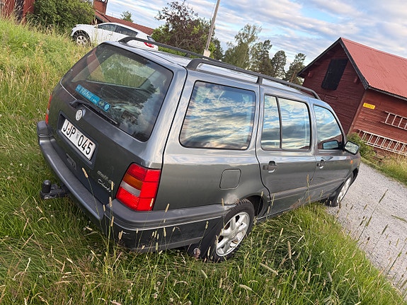 Volkswagen Golf III 3 of 5