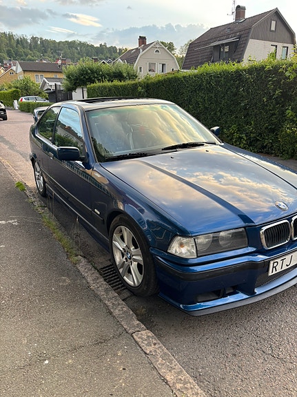 BMW 323Ti 3 of 5