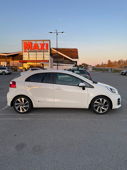 Kia Rio 7 of 9