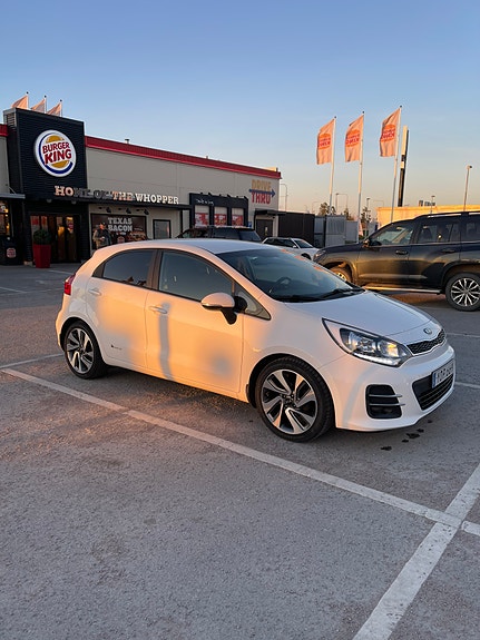 Kia Rio 5 of 9