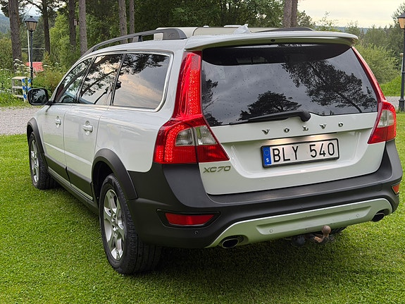 Volvo XC70 3 of 5
