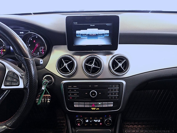 Mercedes-Benz CLA220 d 10 of 16