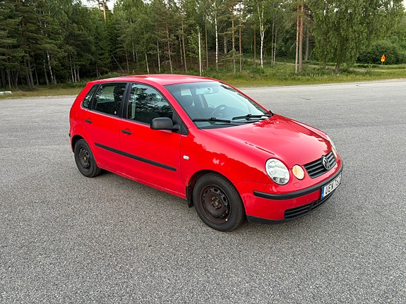 Volkswagen Polo 2 of 5