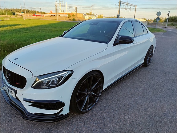 Mercedes-Benz C220 d 2 of 4
