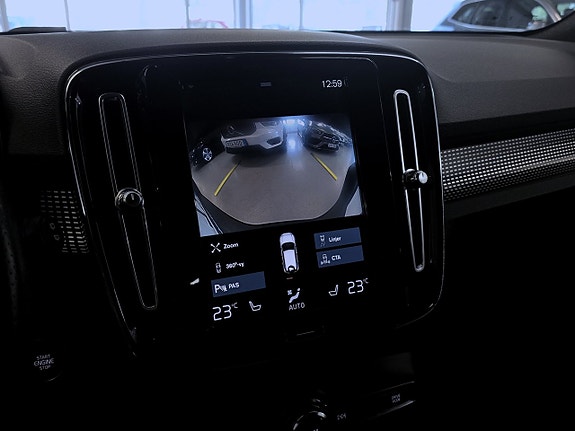Volvo XC40 13 of 18
