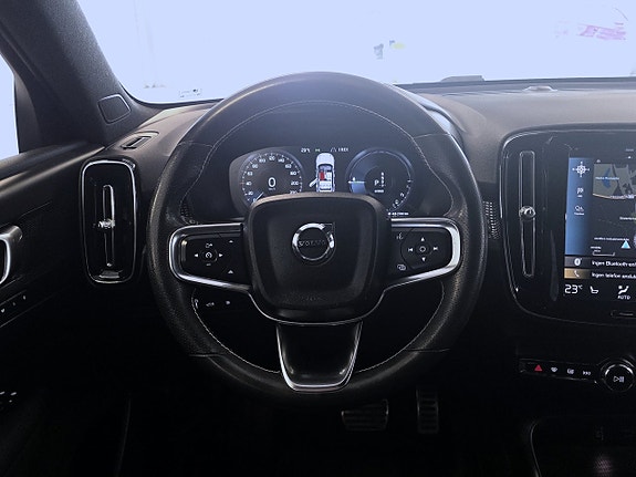 Volvo XC40 9 of 18