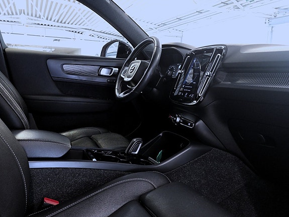 Volvo XC40 14 of 18