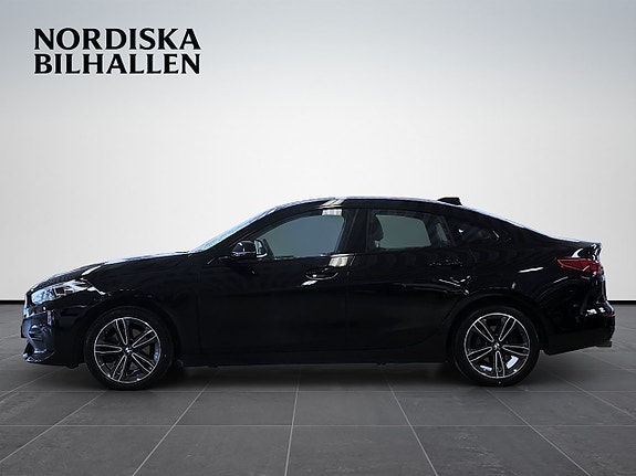 BMW 218i 4 of 5