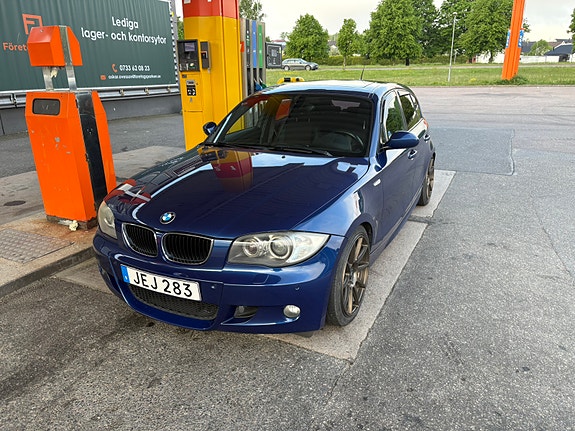 BMW 120d 3 of 5