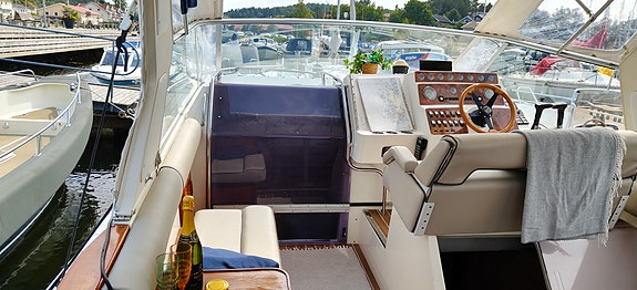 Motorbåt Polar 290 Monaco 21 of 29